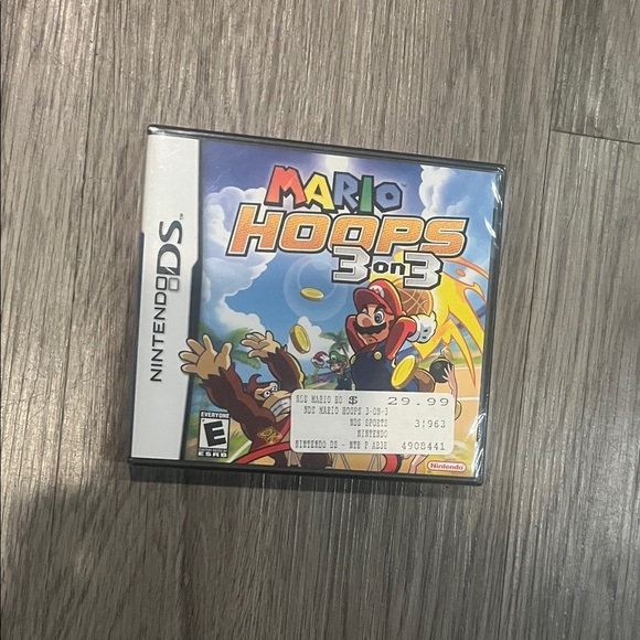Mario Hoops 3 On 3 | DS | CaveGamers Nintendo DS Mario Hoops 3-on-3 Game - Multicolor